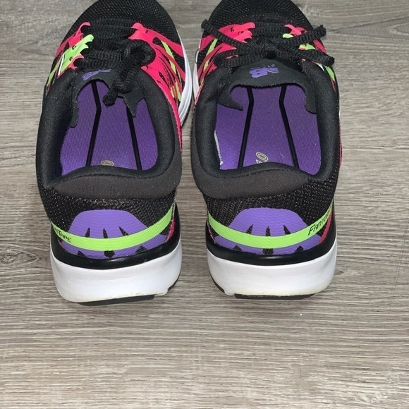 New balance response women’s running shoes - Picture 3 of 8